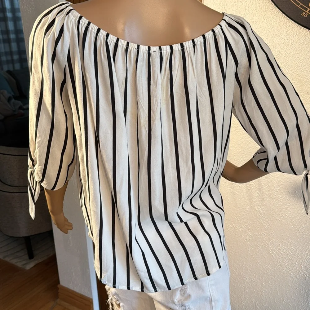 Summer top/ forever 21 brand. SHIPPING DISCOUNT INCLUDED - Picture 5 of 5